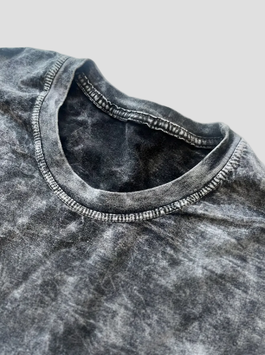Playera Gris Oscura Washed - V